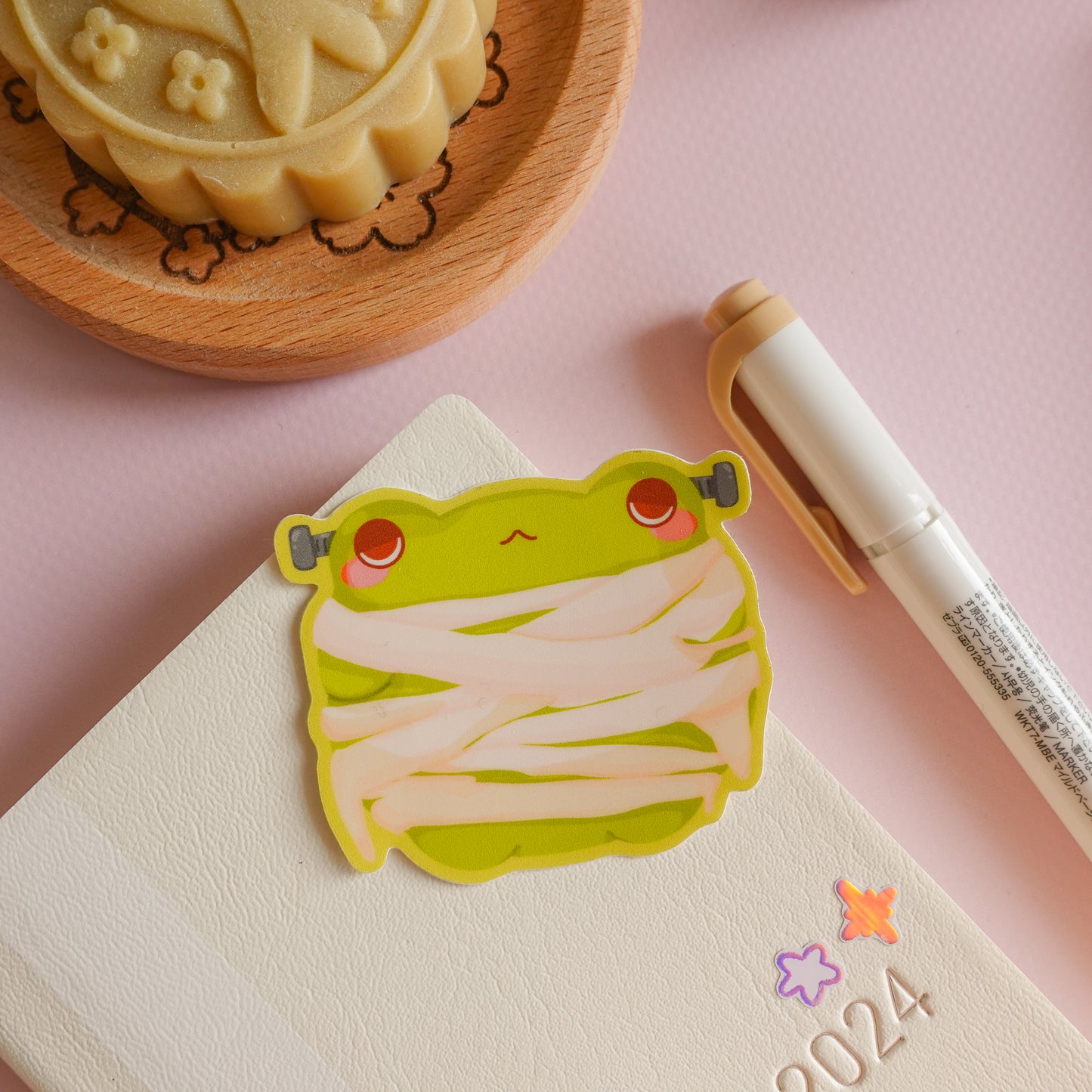 (LIMITED EDITION) Mummy Froggy Sticker